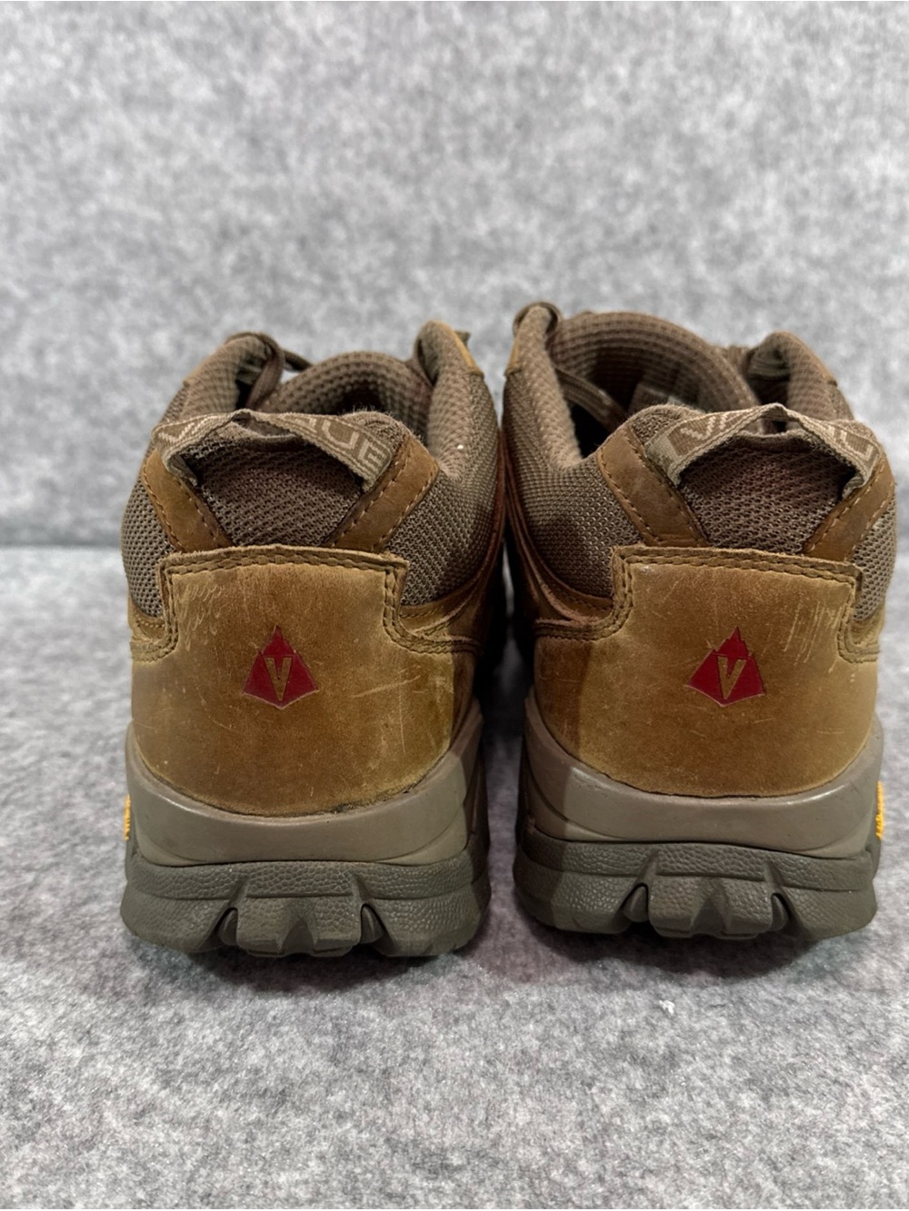 Vasque Hiking Shoes - Mens 10.5 M - Leather Outdoor Trail Walking Rugged Hunting - Picture 4 of 13